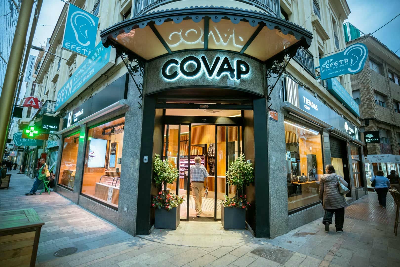 Tienda COVAP por fuera